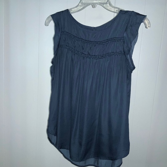 Loft flutter sleeve smocked top Sz XL - Picture 1 of 6